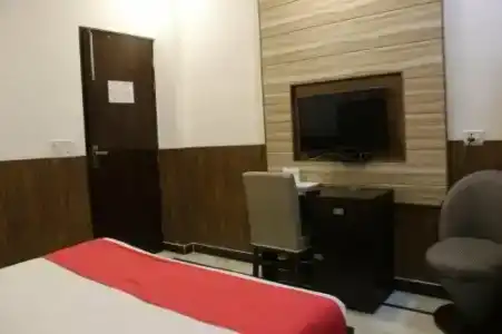 AIRPORT PRINCE PALACE Near Igi Airport - 9