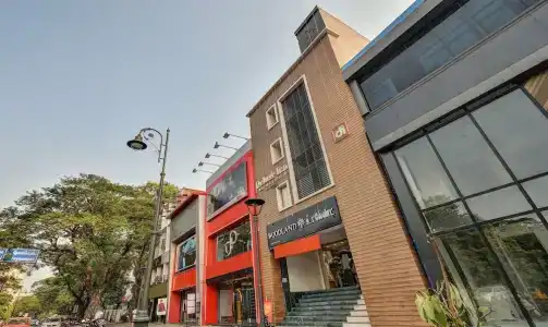 Treebo Trip Deluxe Inn Pondibazar - 2