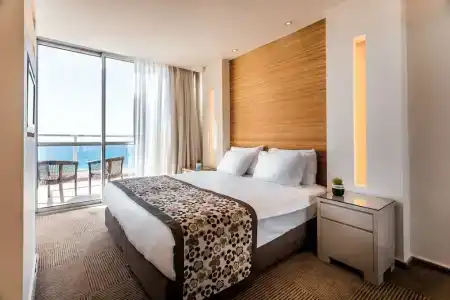 Ramada & Suites by Wyndham Netanya - 48