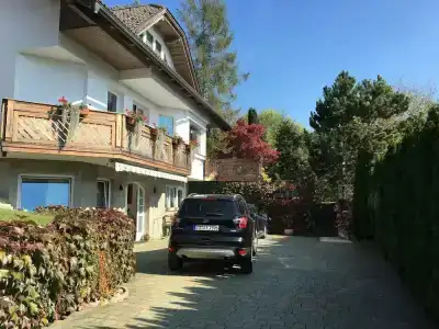 Rudi Hiti's Guest House - 0