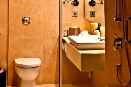 Courtyard by Marriott Mumbai International Airport - 47