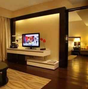 Courtyard by Marriott Mumbai International Airport - 32