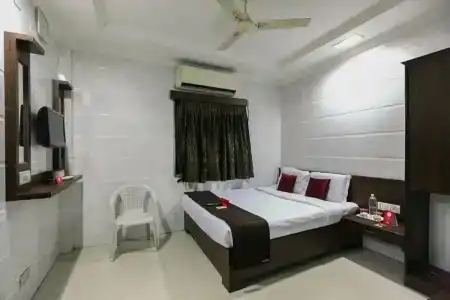 Oyo 26219 The Prince Park