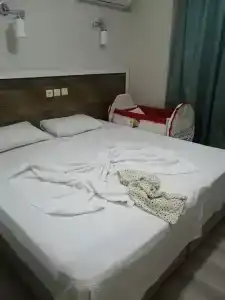 Cleopatra King Apart - 49