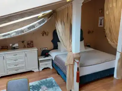 За Кулисами - 1