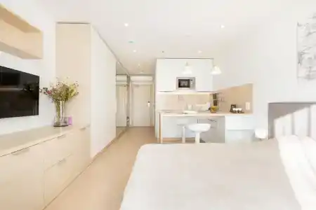 Stig Realty Botanica - 9