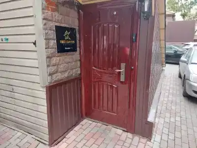Red Gates Hostel - 11