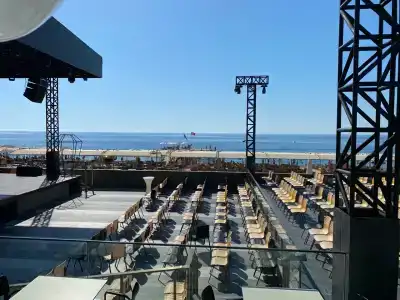 Sailor's Beach Club - 34