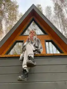 Треугольный домик в лесу с горячей купелью - 30