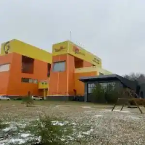 Freezone INN - 80