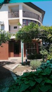 Homely - 10
