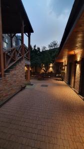 Boutique Living - 15