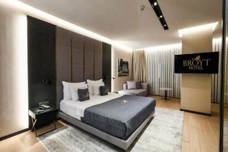 Broyt Suites - 56
