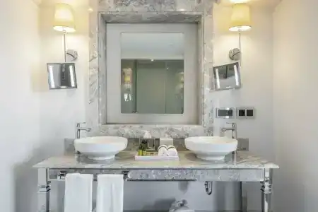 The Bank Istanbul - 95