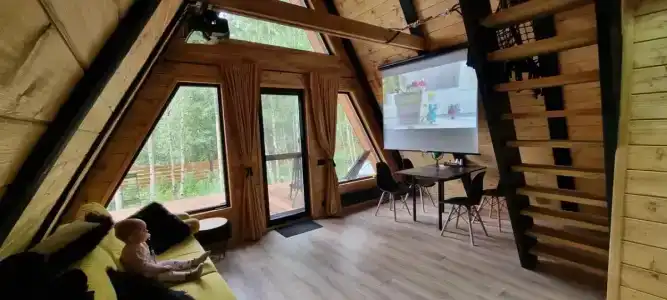 Треугольный домик в лесу с горячей купелью - 35