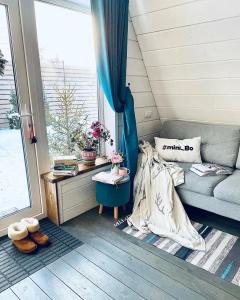 Треугольный стильный дом рядом с сыроварней - 100