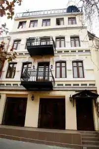Barsuna hotel/bar - 1