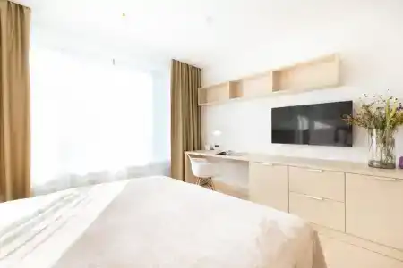 Stig Realty Botanica - 5