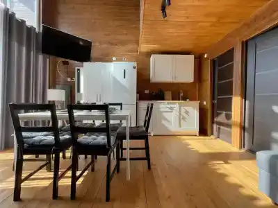 Alan House - 8