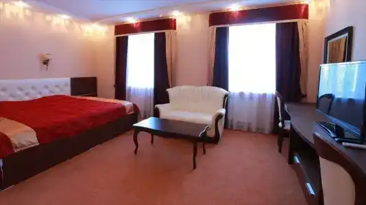 Губернский - 10