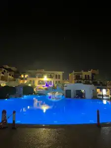 Novotel Bahrain Al Dana - 4