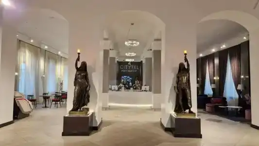 Октябрьская - 77