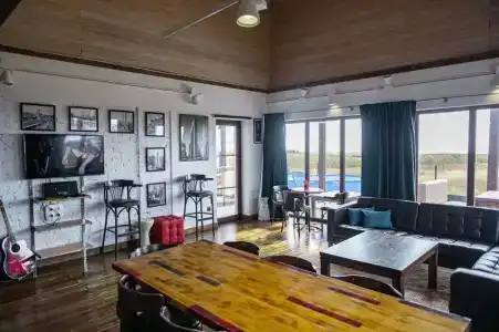 Surf House - 17