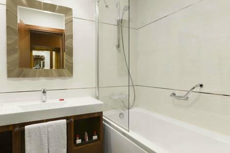 Ramada & Suites by Wyndham İstanbul Ataköy - 76