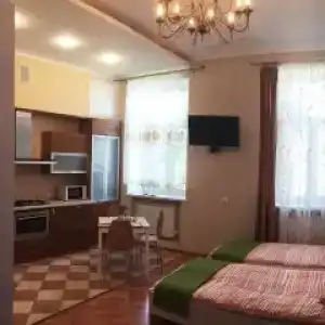 В Центре - 13