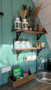 Треугольный стильный дом рядом с сыроварней - 91