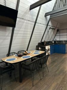 Noble House - 18