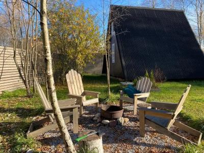 Треугольный стильный дом рядом с сыроварней - 59