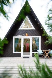 Треугольный стильный дом рядом с сыроварней - 95