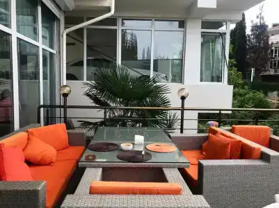 На ладони - 16