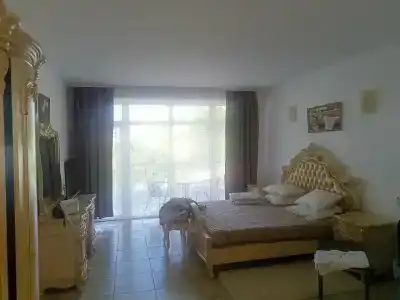 у бассейна - 1