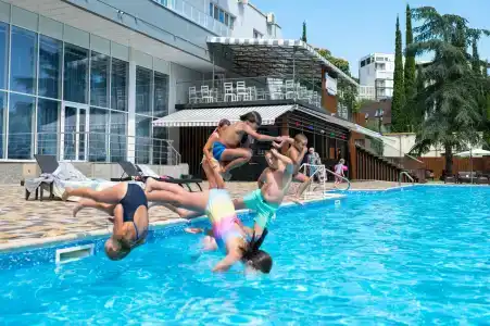 Славутич - 12