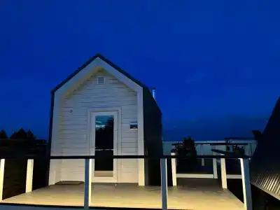 White glamp - 16