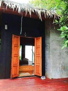 Charn Mai Chai Lay - 14