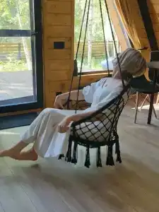 Треугольный домик в лесу с горячей купелью - 17