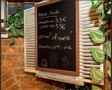 Corner Hot - 46