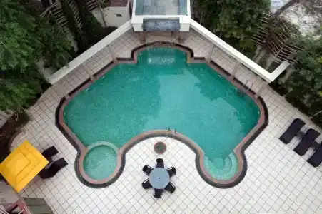 Howard Plaza The Fern, - 22