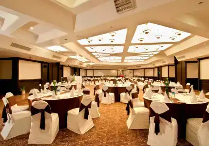 Howard Plaza The Fern, - 63