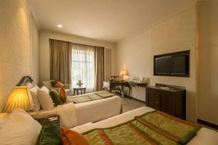 Howard Plaza The Fern, - 51