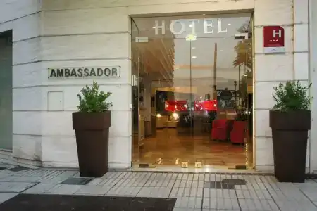 Hôtel Ambassador - 3
