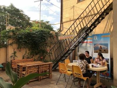 All Seasons От Hostelandtours - 1