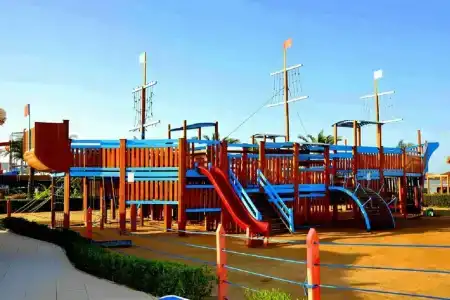 Titanic Palace - Families and Couples only - 68