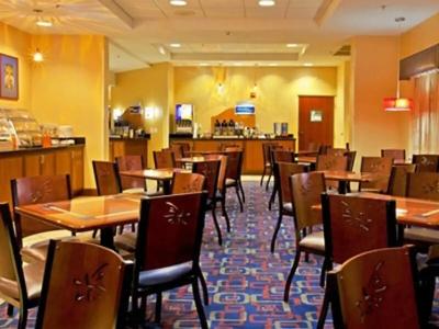 Holiday Inn Express & Suites - Nearest Universal Orlando, an IHG - 49