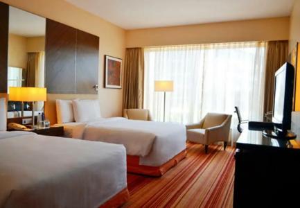 Courtyard by Marriott Mumbai International Airport - 75