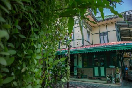 Samsen Sam Place - 49