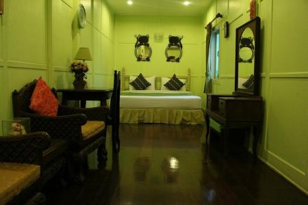 Samsen Sam Place - 64